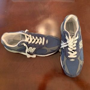 New Balance Navy 993 Size 10.5 4E Extra Wide. Shoes do not come with insoles.